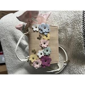 NWT Betsey Johnson spring flowers bag